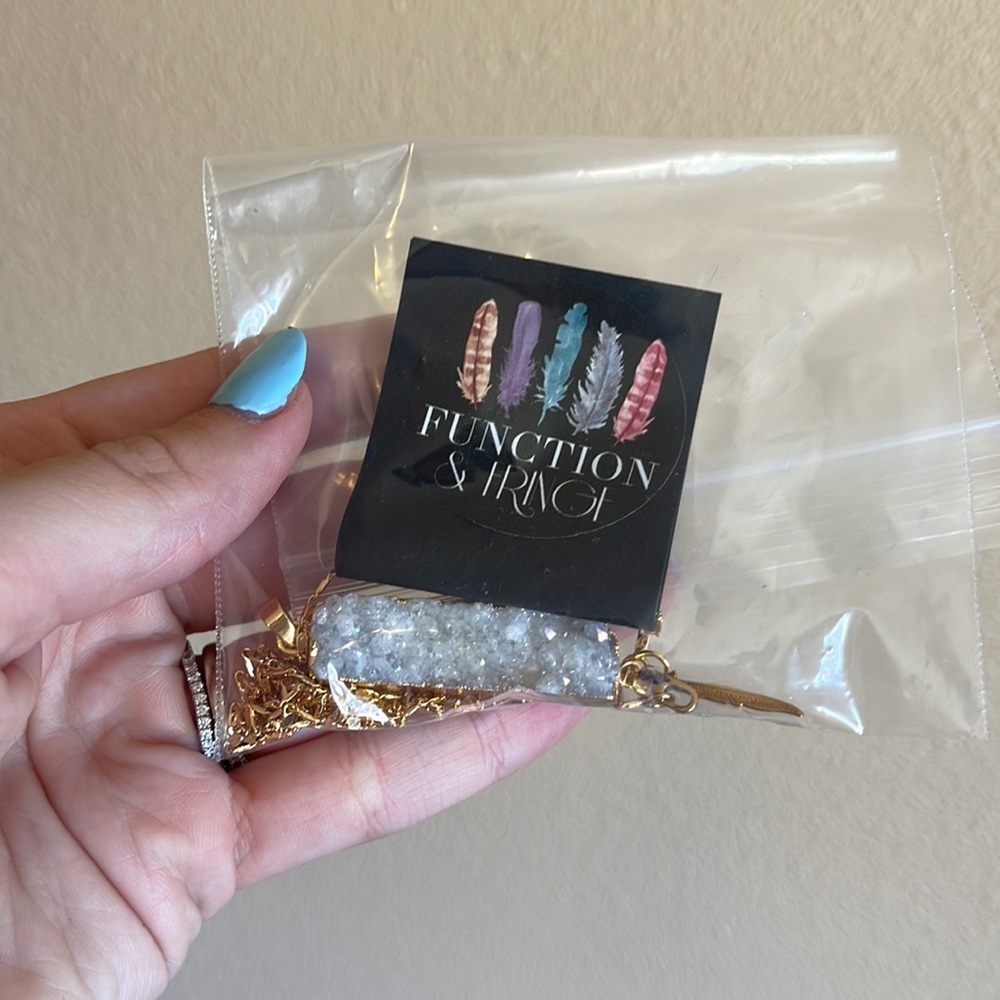 ⚡️LAST 2⚡️ Druzy Bar Pendent Necklaces - Picture 3 of 4